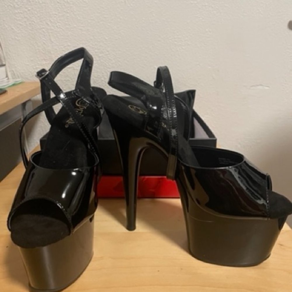 PLEASER Adore-724 7" Platform Stripper Heels, cross straps patent black size 9